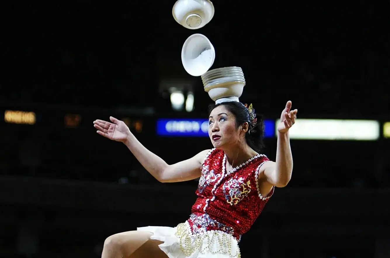 真人-MAD教练压力巨大！，Ming遭遇三持续失利观众掌声雷动的简单介绍-真人