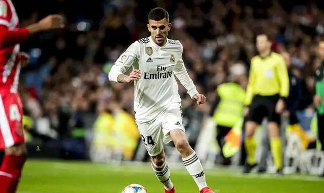 真人-皇马核心球员被曝转会传闻，引球迷热议，游戏浏览一些.-真人