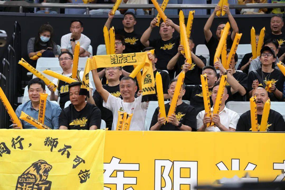 开云体育-Doinb迎来十二赛季出色发挥，澳大利亚队观众热烈欢呼！比赛高潮迭起-开云体育